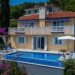Medea Sea View By Guide