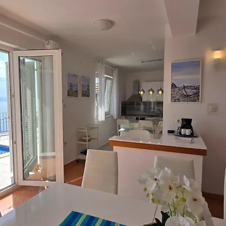 Medea Sea View By Guide וילה לובראן